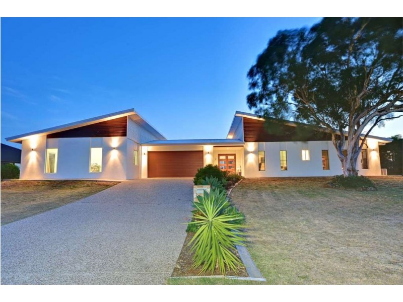 7 Janet Court, Coral Cove QLD 4670