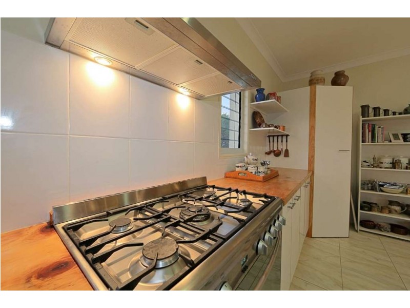 7 Janet Court, Coral Cove QLD 4670