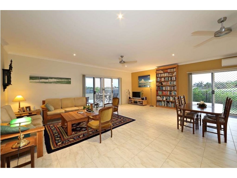 7 Janet Court, Coral Cove QLD 4670