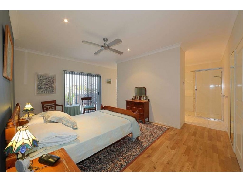 7 Janet Court, Coral Cove QLD 4670