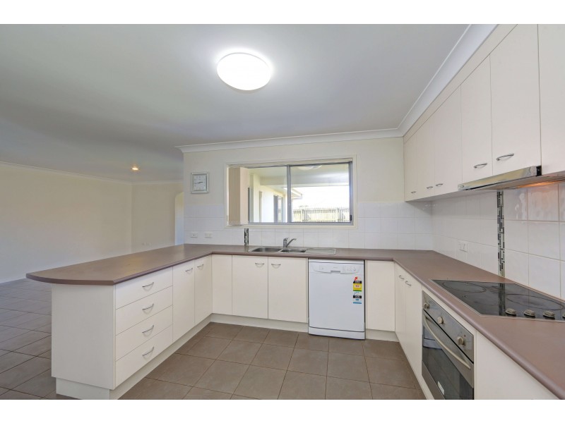 18 Belmonte Drive, Coral Cove QLD 4670