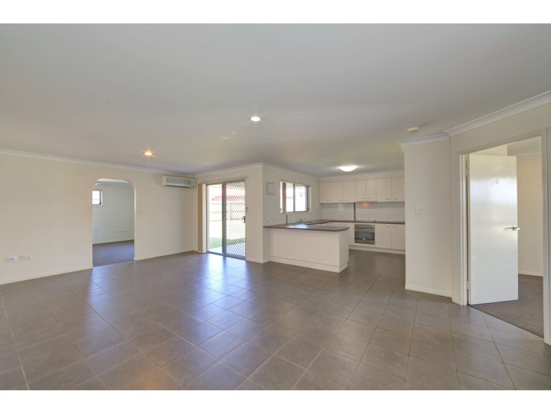 18 Belmonte Drive, Coral Cove QLD 4670