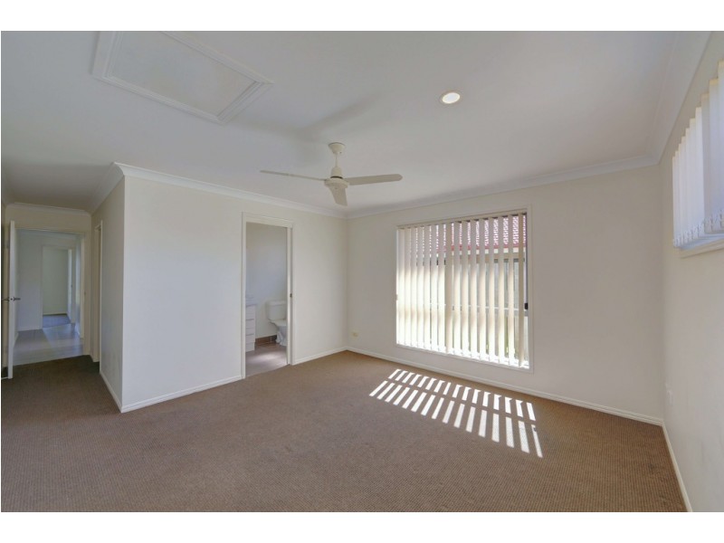 18 Belmonte Drive, Coral Cove QLD 4670