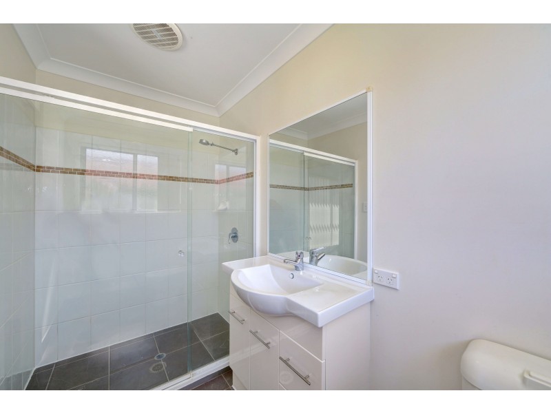 18 Belmonte Drive, Coral Cove QLD 4670