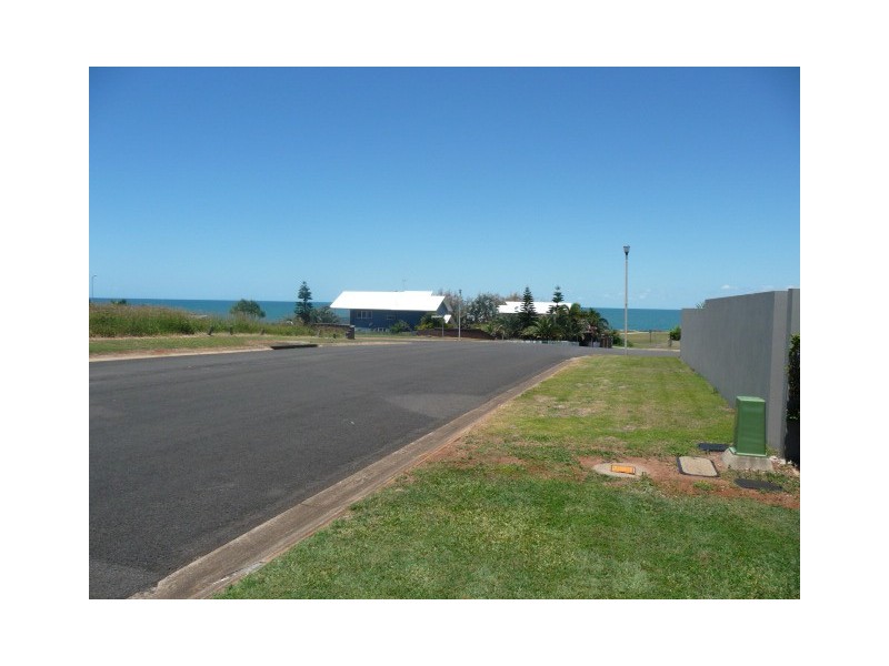 131 Barolin Esplanade, Coral Cove QLD 4670