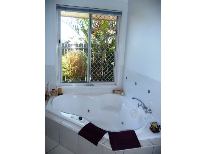 131 Barolin Esplanade, Coral Cove QLD 4670