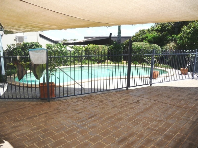 131 Barolin Esplanade, Coral Cove QLD 4670