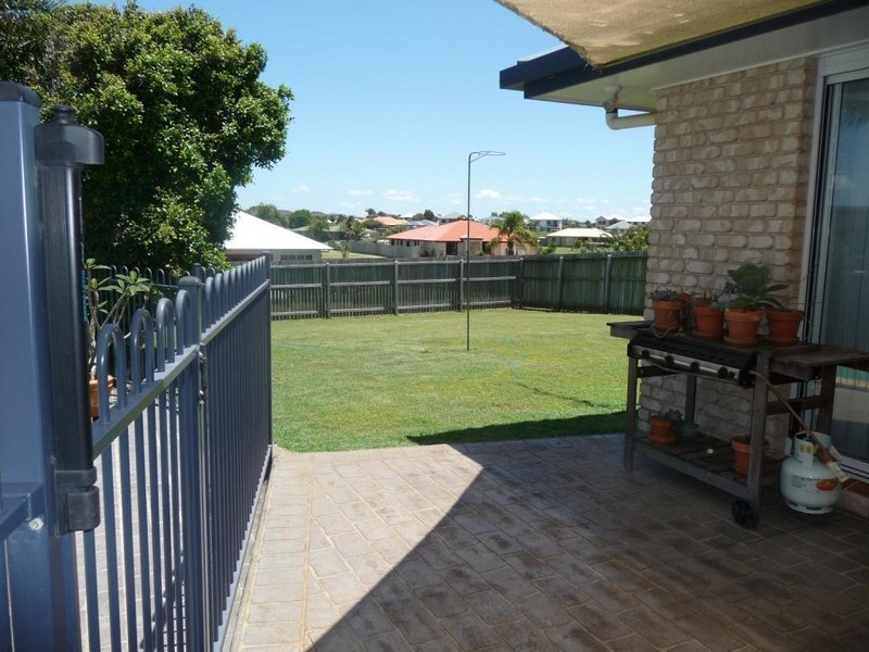 131 Barolin Esplanade, Coral Cove QLD 4670