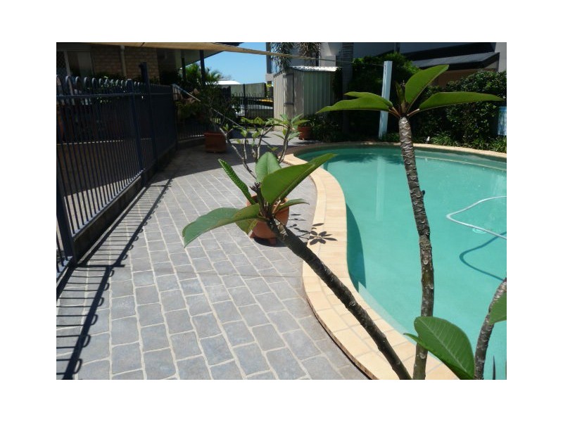131 Barolin Esplanade, Coral Cove QLD 4670