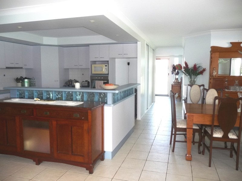 131 Barolin Esplanade, Coral Cove QLD 4670