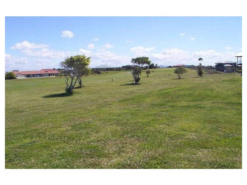 19 Belmonte Drive, Coral Cove QLD 4670