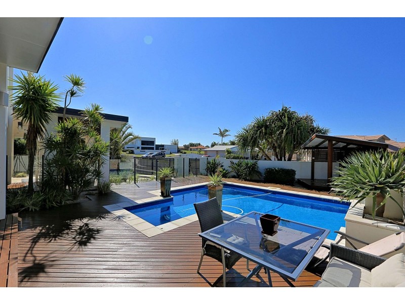 152 Barolin Esplanade, Coral Cove QLD 4670