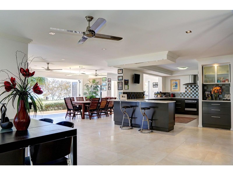 152 Barolin Esplanade, Coral Cove QLD 4670