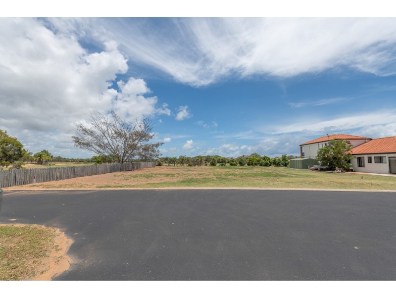 30 Chantelle Circuit, Coral Cove QLD 4670