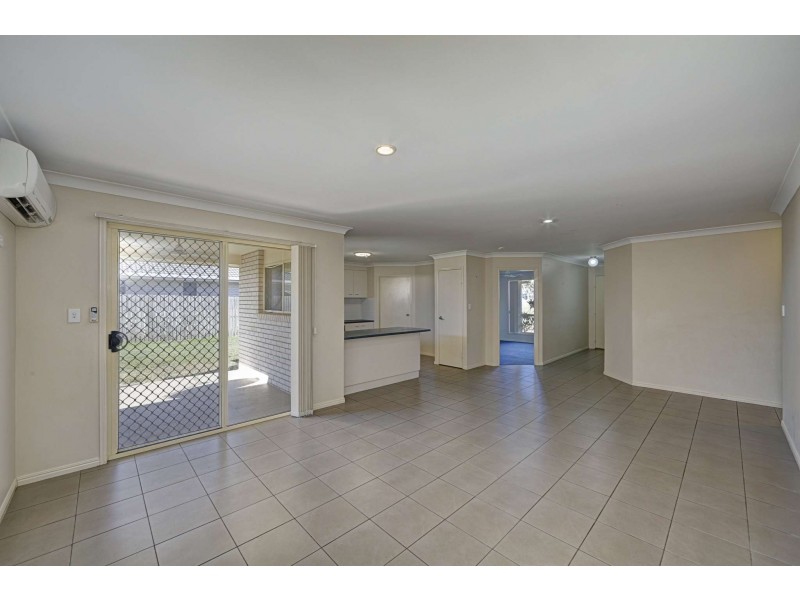 9 Sams Place, Coral Cove QLD 4670