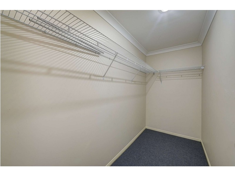 9 Sams Place, Coral Cove QLD 4670