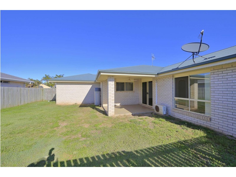 9 Sams Place, Coral Cove QLD 4670