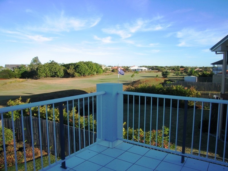 8 Robert John Cct, Coral Cove QLD 4670