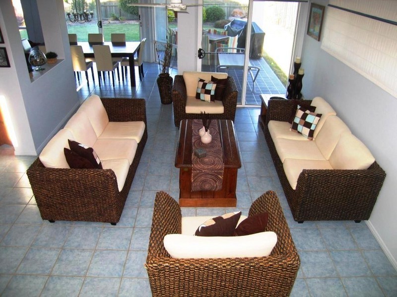 8 Robert John Cct, Coral Cove QLD 4670