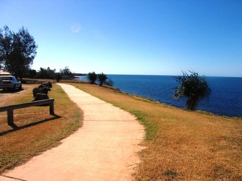 8 Robert John Cct, Coral Cove QLD 4670