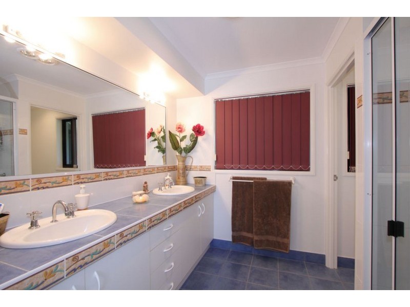 House 15, 5 Robert John Circuit, Coral Cove QLD 4670