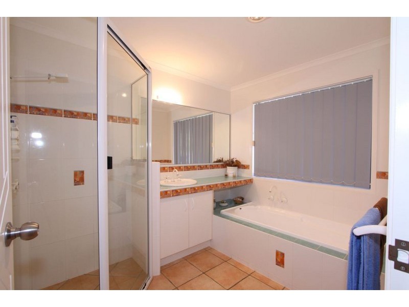 House 15, 5 Robert John Circuit, Coral Cove QLD 4670