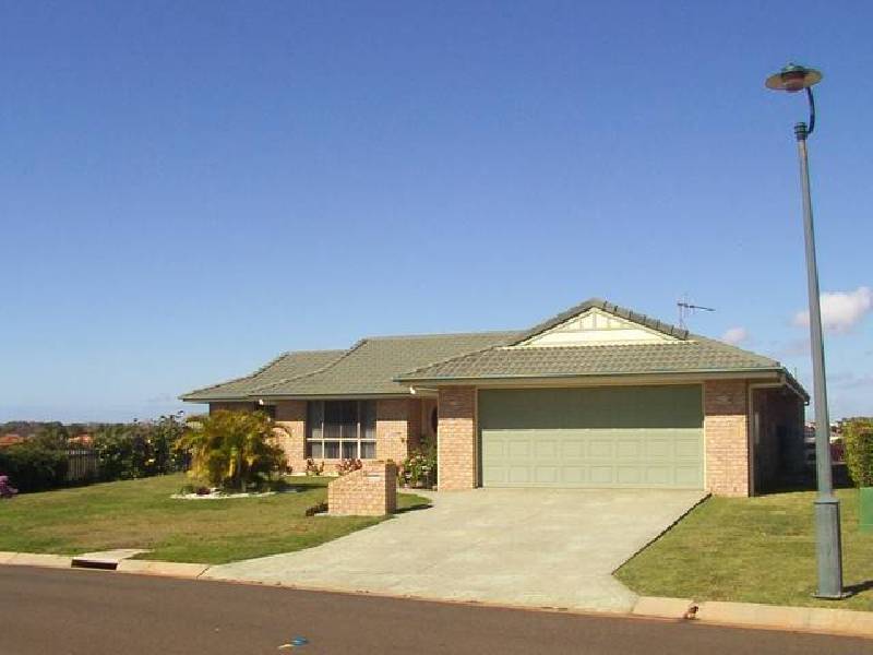 9 Belmonte Drive, Coral Cove QLD 4670