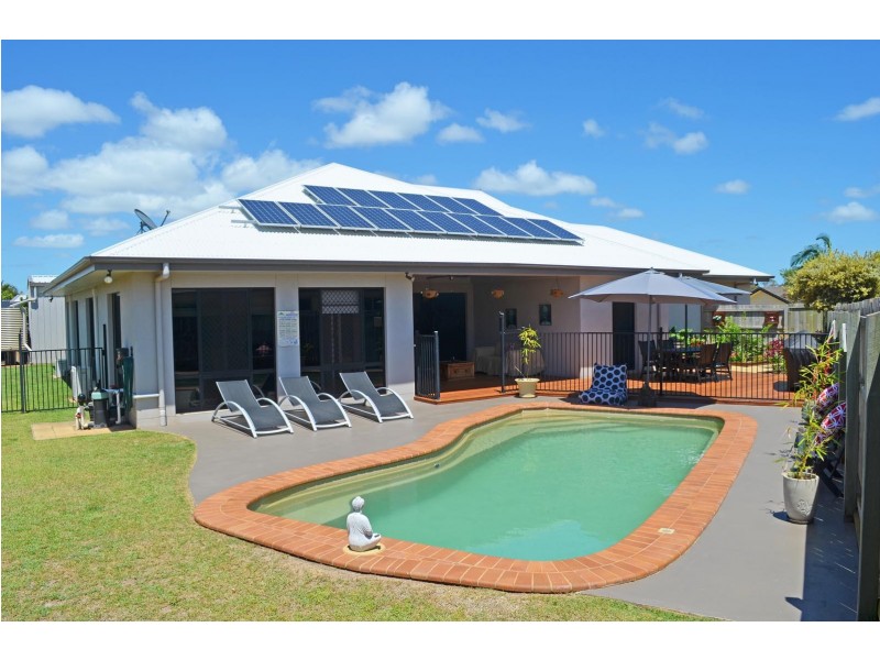 11 Leon Place, Coral Cove QLD 4670