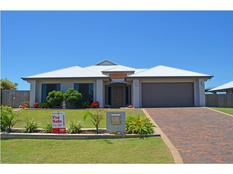 11 Leon Place, Coral Cove QLD 4670