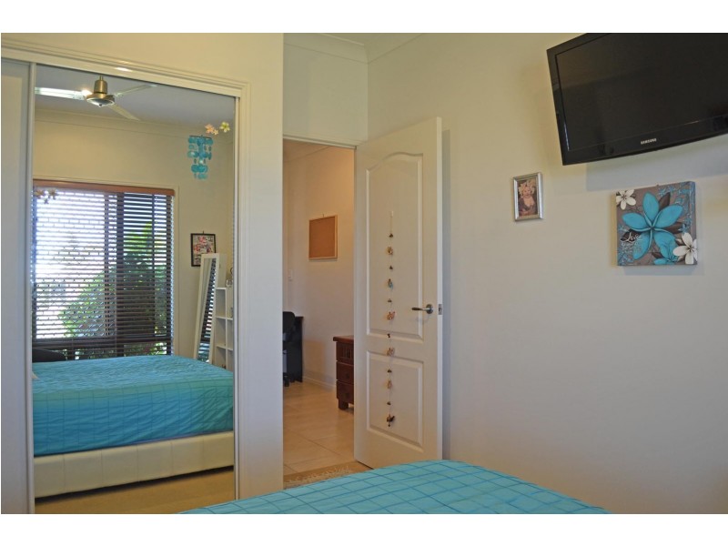 11 Leon Place, Coral Cove QLD 4670