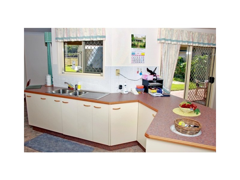 5 Allana Court, Elliott Heads QLD 4670