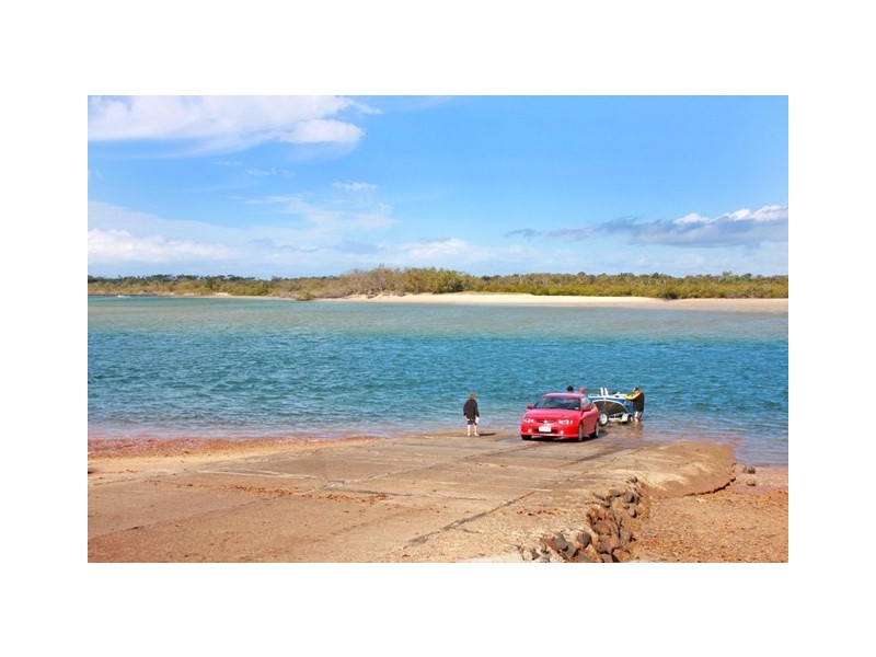 5 Allana Court, Elliott Heads QLD 4670