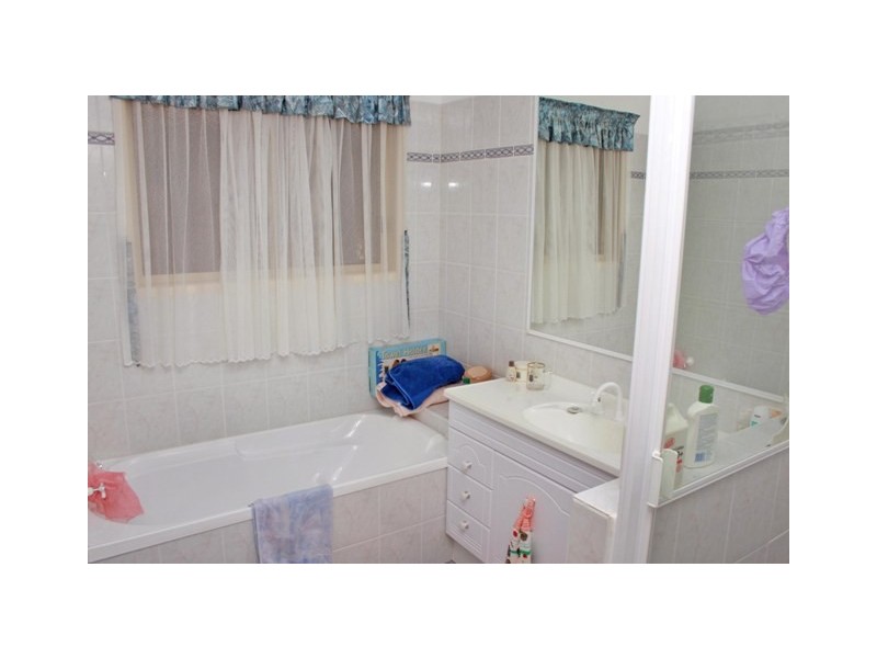 5 Allana Court, Elliott Heads QLD 4670