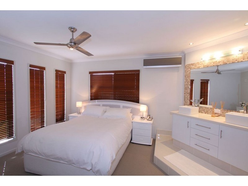 4 Amber Close, Bargara QLD 4670