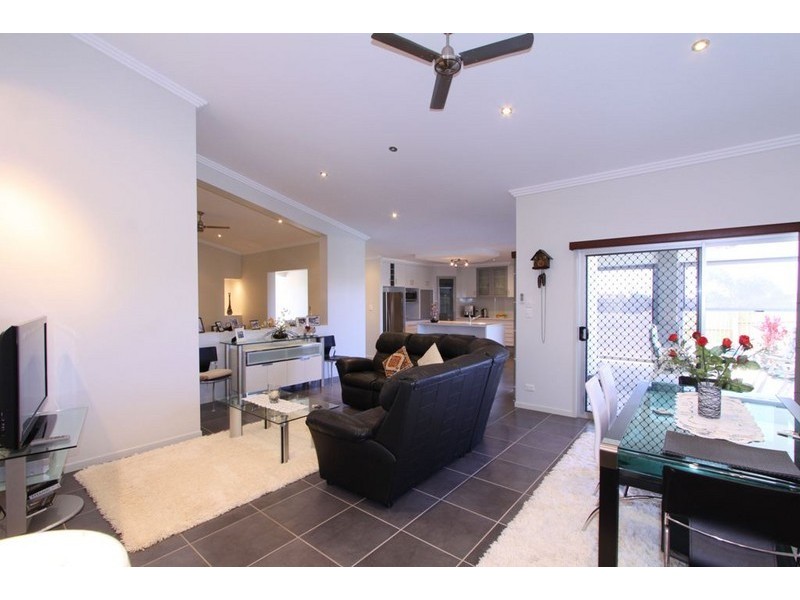 4 Amber Close, Bargara QLD 4670