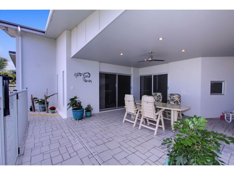 4 Amber Close, Bargara QLD 4670