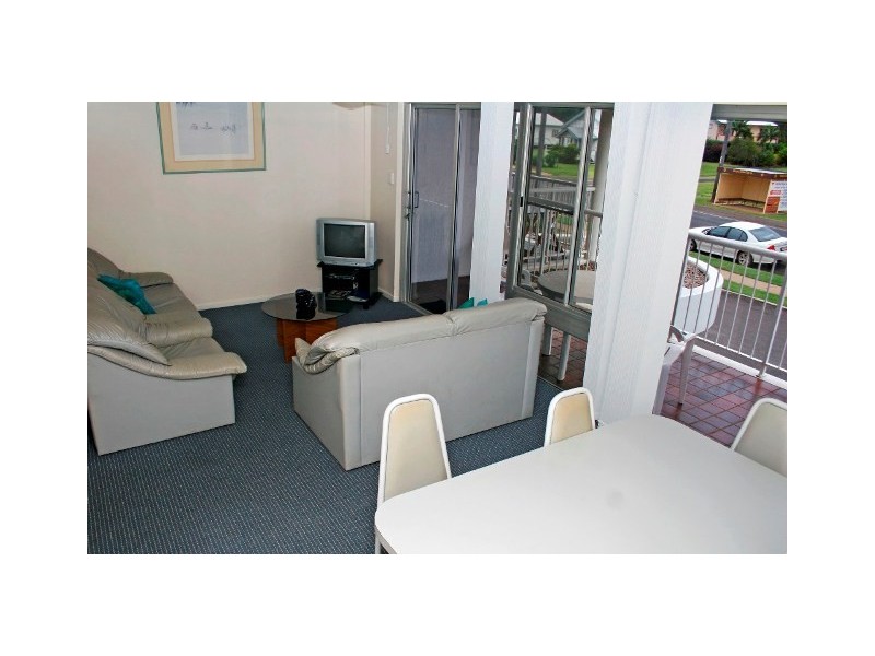 Unit 3, 20 Bauer St Coral Coast Plaza, Bargara QLD 4670