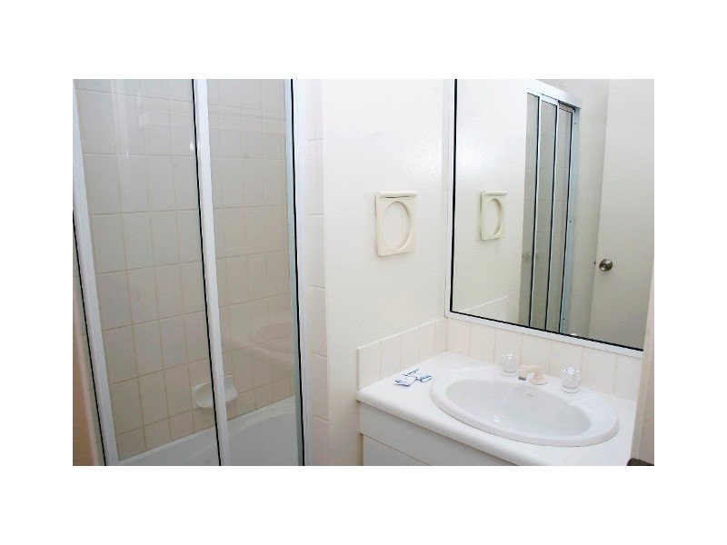 Unit 3, 20 Bauer St Coral Coast Plaza, Bargara QLD 4670