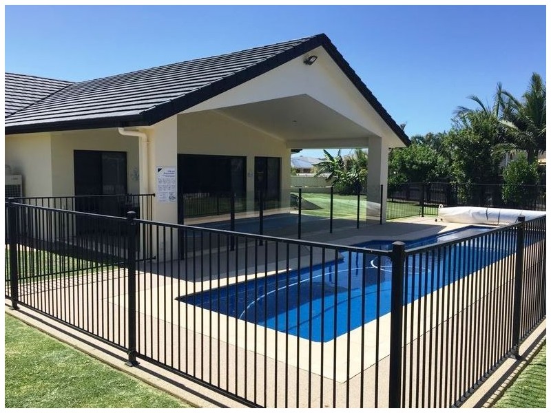 4 Janet Court, Coral Cove QLD 4670