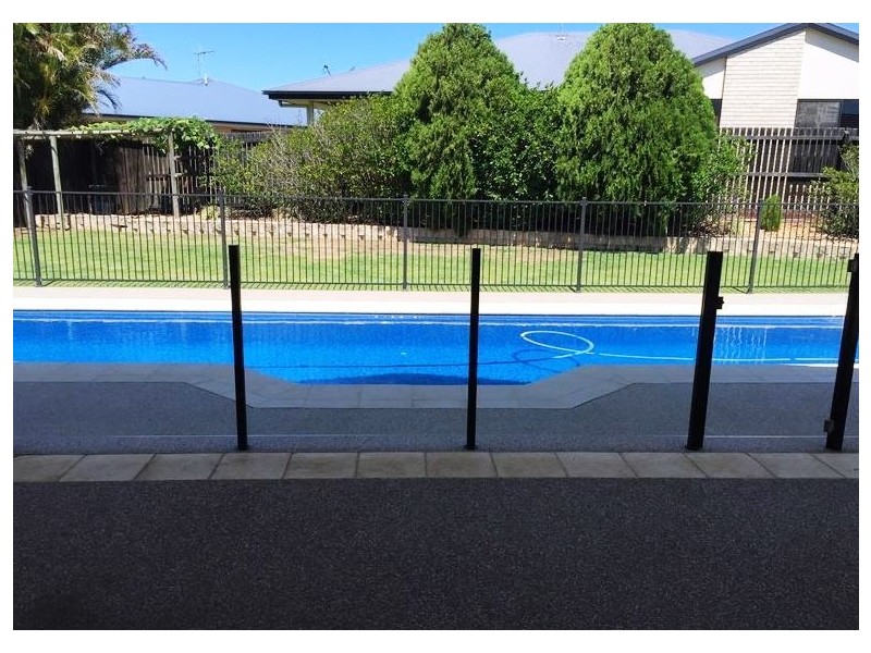 4 Janet Court, Coral Cove QLD 4670