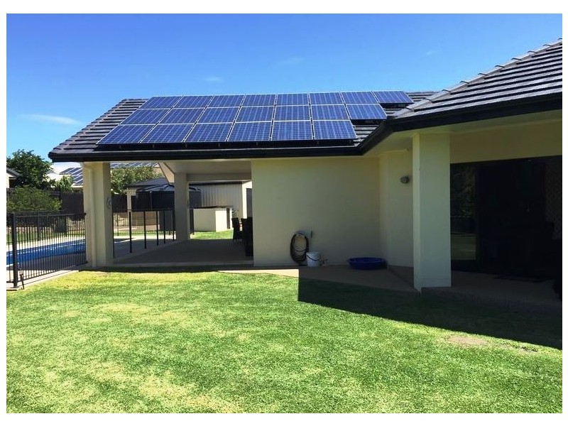 4 Janet Court, Coral Cove QLD 4670