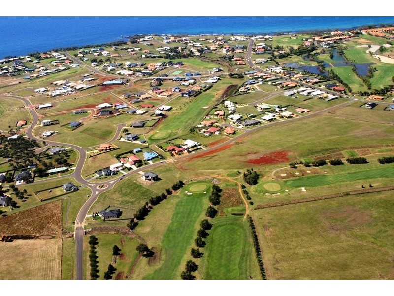 18 Coral Cove Drive, Coral Cove QLD 4670
