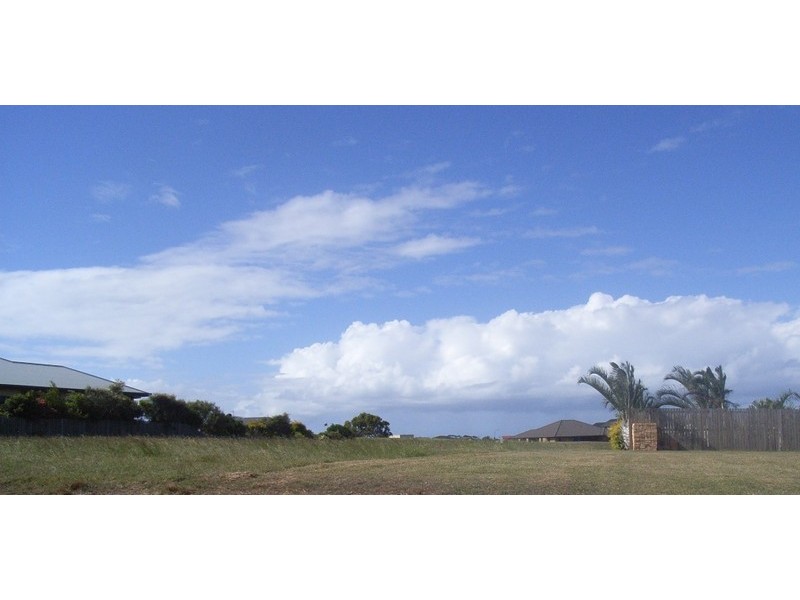 18 Coral Cove Drive, Coral Cove QLD 4670