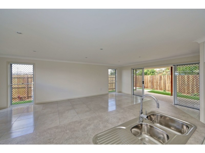 Villas 1-9 The Cove Villas, 6 Back Hill Drive, Coral Cove QLD 4670