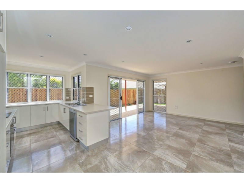Villas 1-9 The Cove Villas, 6 Back Hill Drive, Coral Cove QLD 4670