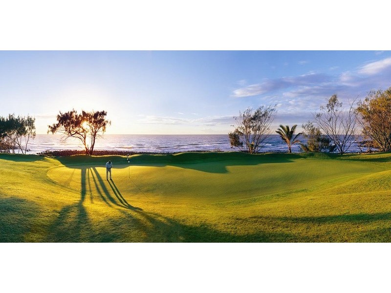 8 Homestead Boulevarde, Coral Cove QLD 4670