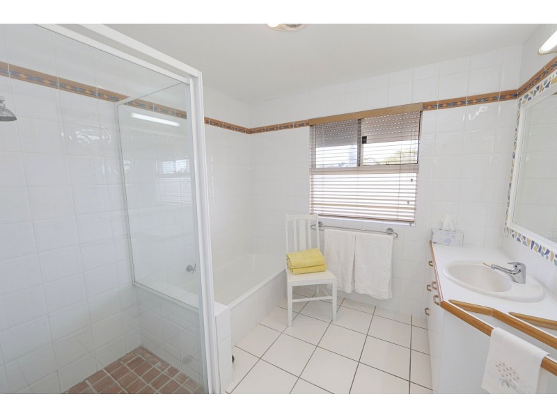 73 Fairway Drive, Bargara QLD 4670