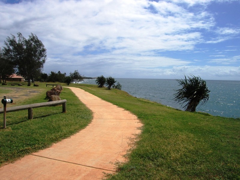 71 Barolin Esplanade, Coral Cove QLD 4670