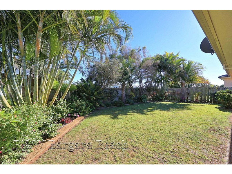 12 McCallum Close, Coral Cove QLD 4670