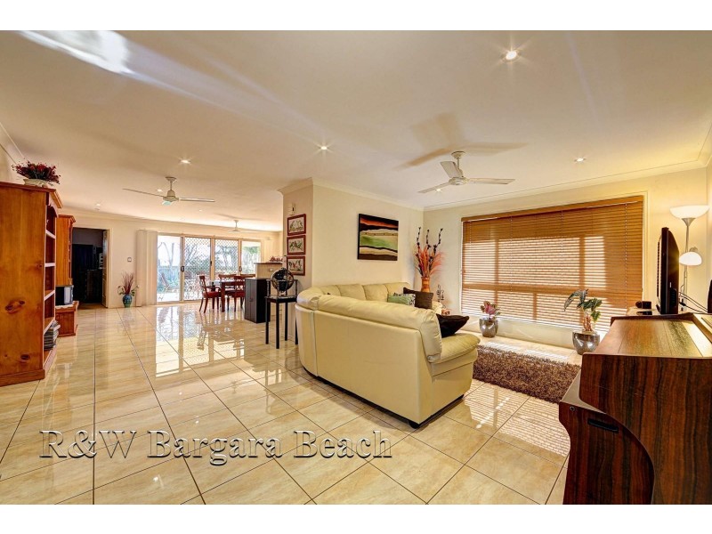 12 McCallum Close, Coral Cove QLD 4670